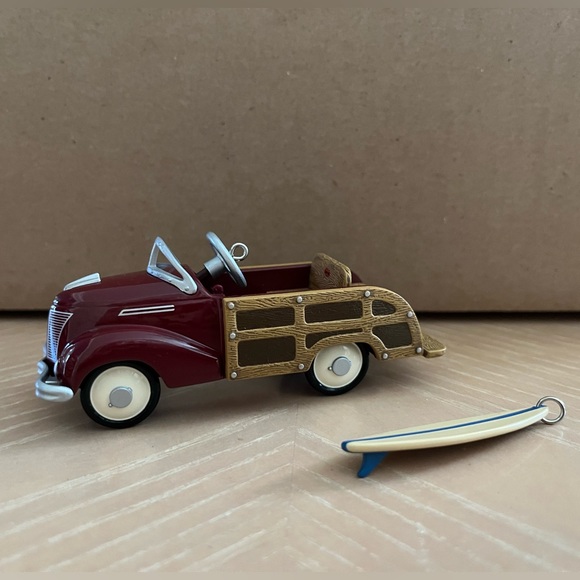 Hallmark Keepsake Ornament. 1939 Garton Ford Station Wagon. Kiddie Car Classics. - Picture 2 of 5